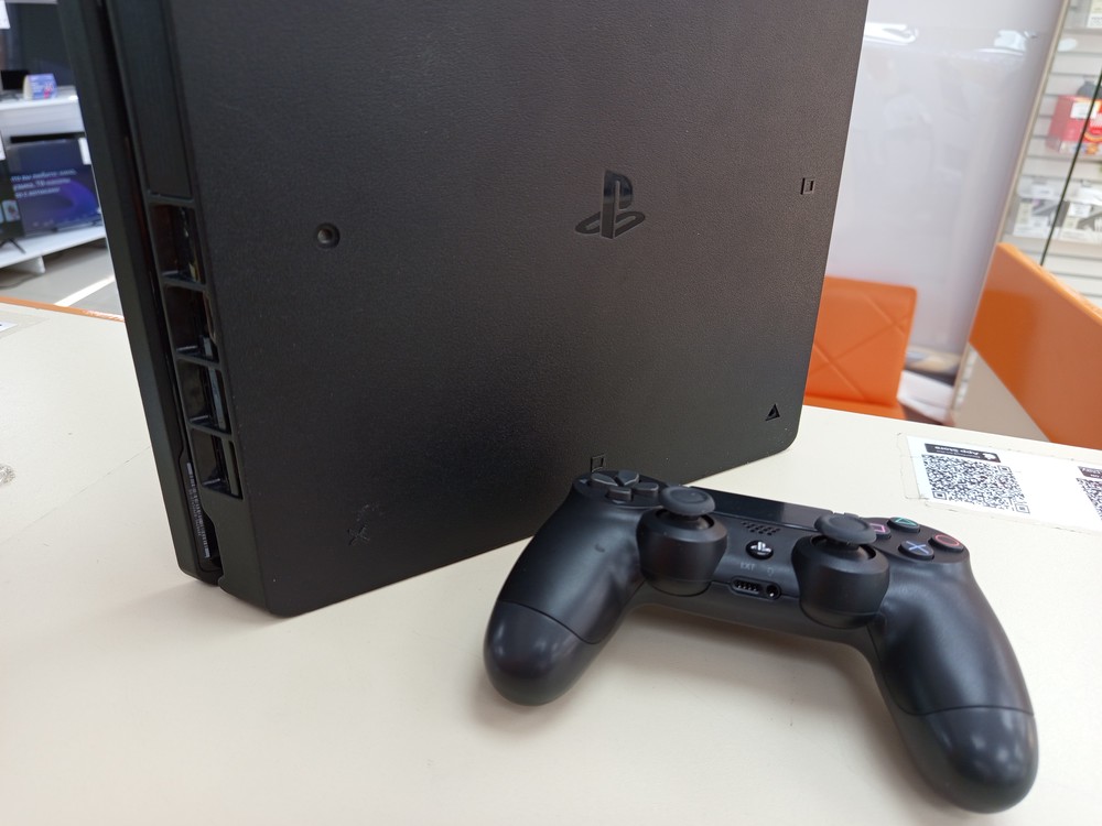 Игровая приставка PlayStation 4 500GB Игровая приставка PlayStation 4 500GB