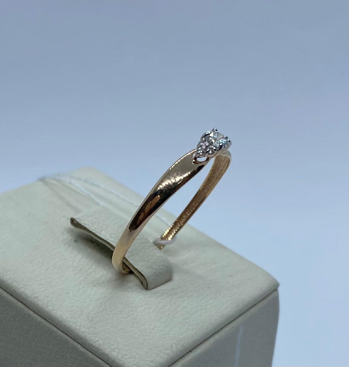 КОЛЬЦО С КАМНЯМИ (Au 585)