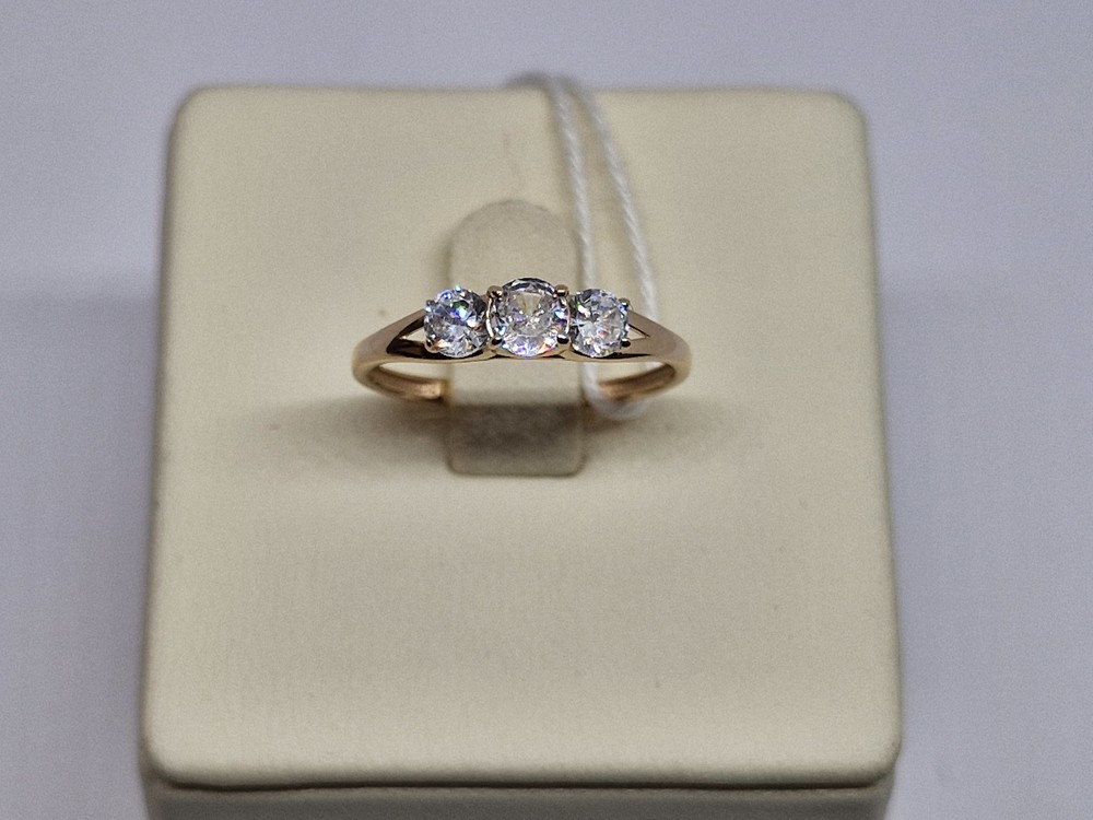 КОЛЬЦО С КАМНЯМИ (Au 375)