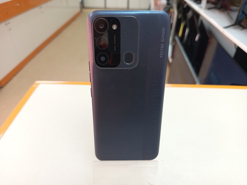 Смартфон Tecno Spark 8C 4/64