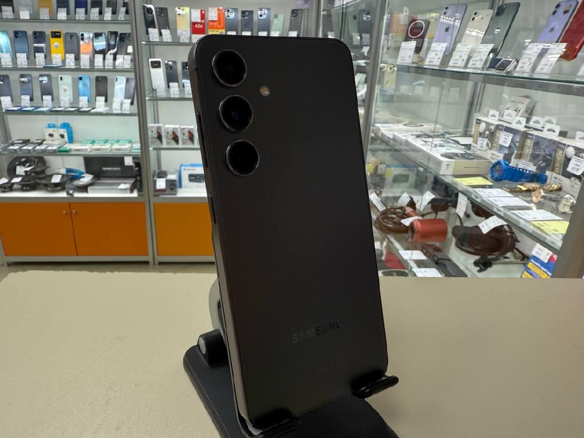 Смартфон Samsung Galaxy S24 8/256