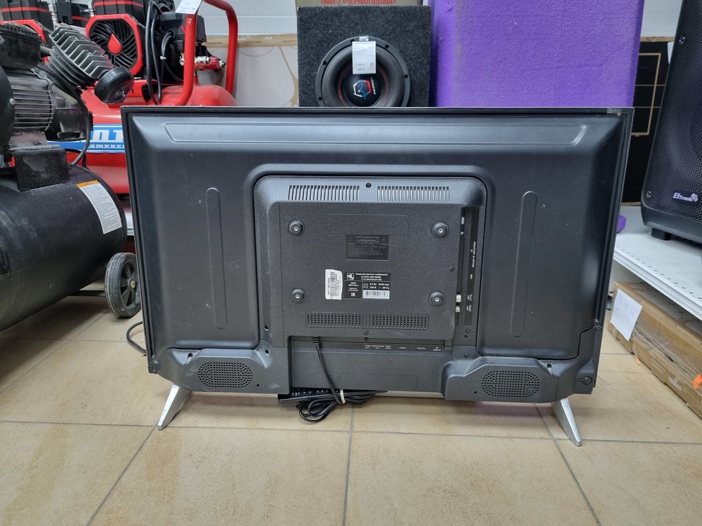 LED Телевизор HI VHIT-32F102SS