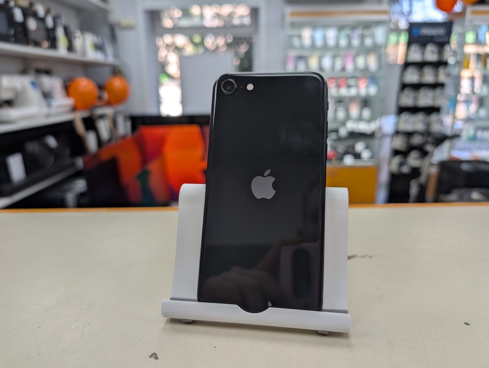 Смартфон Apple iPhone SE 2020 64Gb