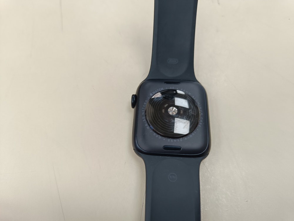 Смарт-часы Apple Watch SE 44mm