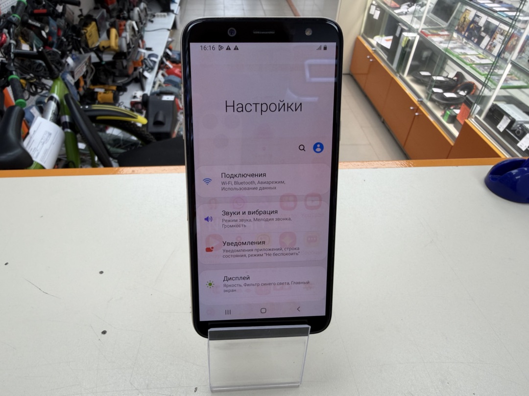Смартфон Samsung Galaxy A6 3/32