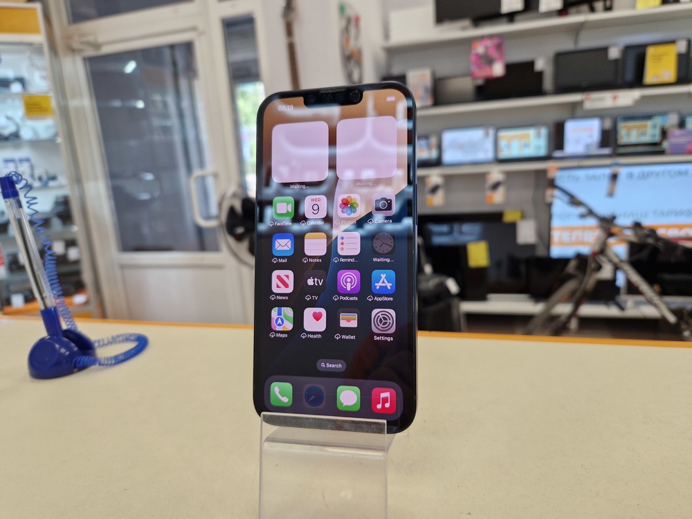Смартфон Apple iPhone 13 128Gb