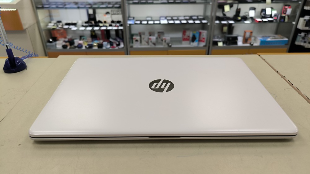 Ноутбук HP 15S; Athlon 300U, Radeon Vega 3, 4 Гб, 256 Гб, Нет