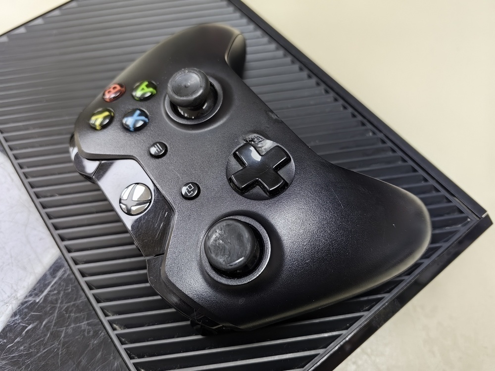 Игровая приставка Xbox One 500Gb