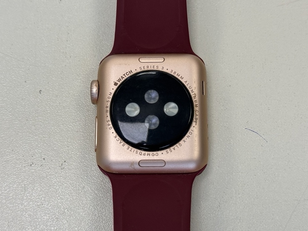 Смарт-часы Apple Watch Series 3 38 мм