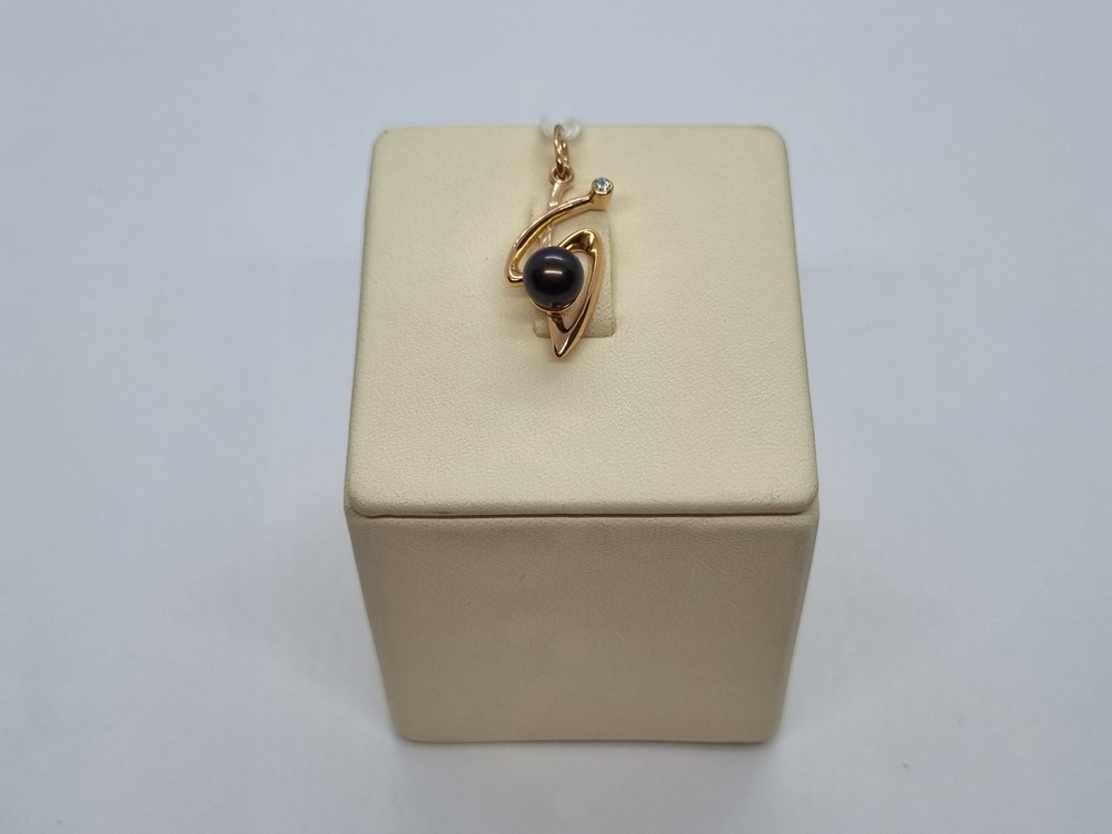 ПОДКМИ585 ПОДВЕСКА С КАМНЯМИ (Au 585)