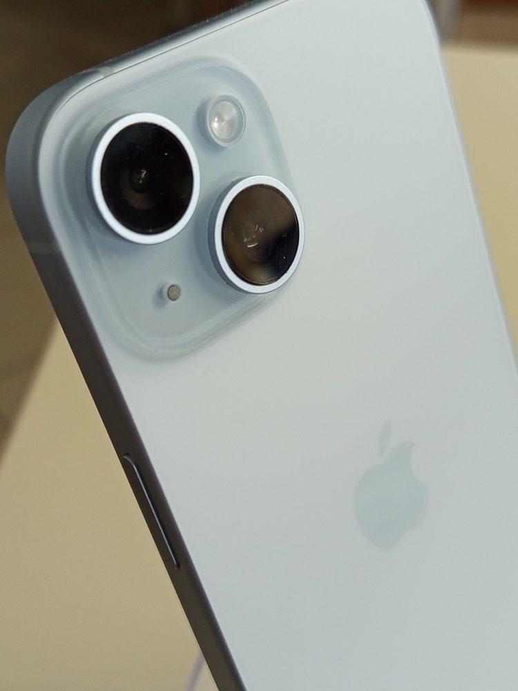 Смартфон Apple Iphone 15 128Gb
