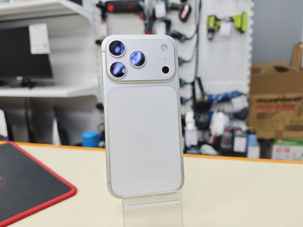 Смартфон Apple Iphone 17 Pro 256Gb