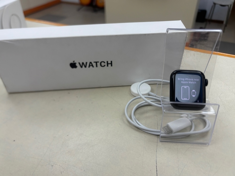 Смарт-часы Apple Watch SE 2022 40mm