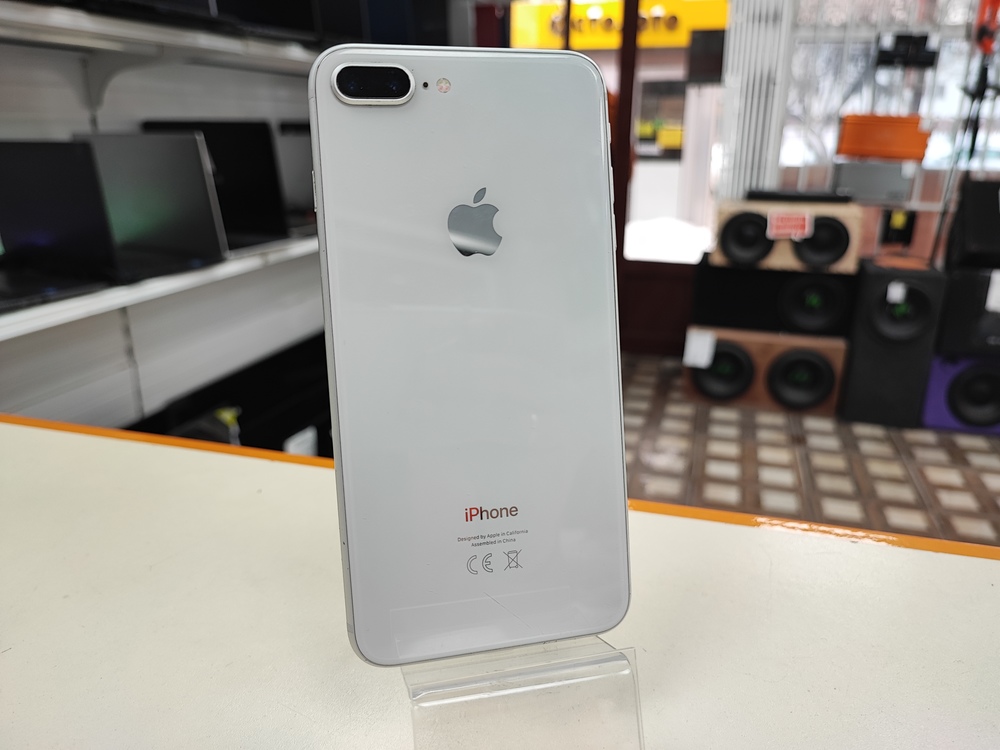 Смартфон Apple iPhone 8 Plus 64Gb