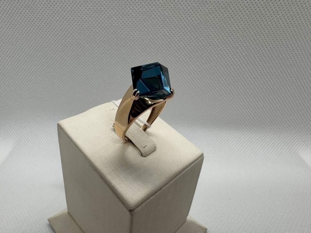 КОЛКМ585 КОЛЬЦО С КАМНЕМ (Au 585)