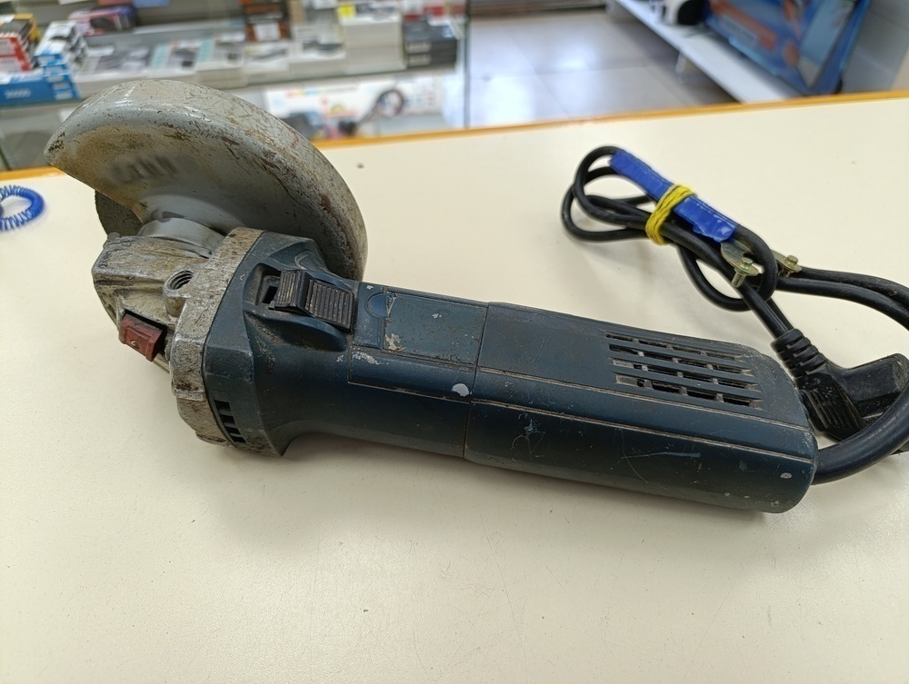 Угловая шлифмашина Bosch 125;