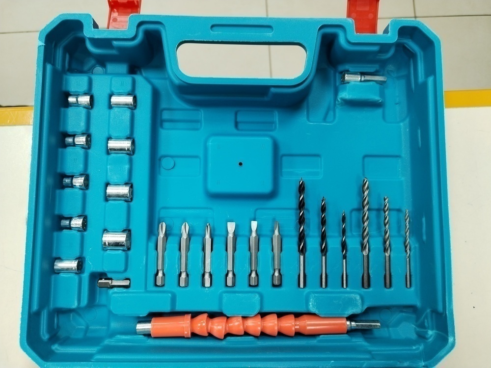 Шуруповерт Makita NoName