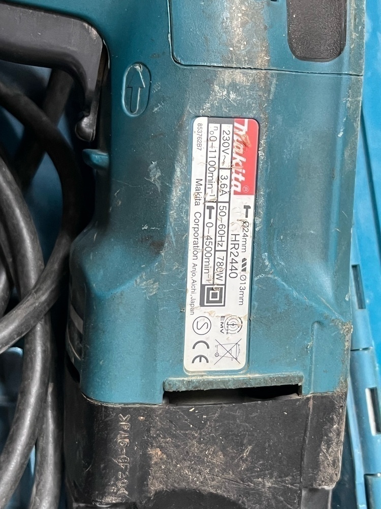 Перфоратор Makita HR 2440