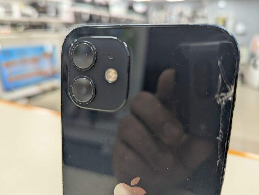 Смартфон Apple iPhone 12 64Gb