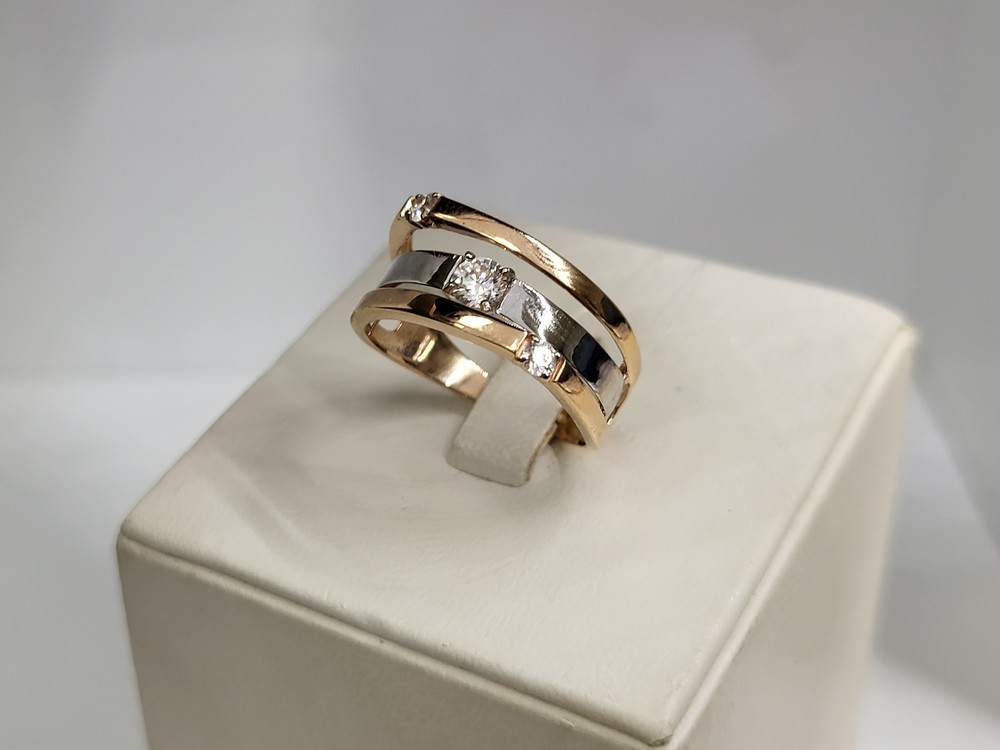 КОЛЬЦО С КАМНЯМИ (Au 585)