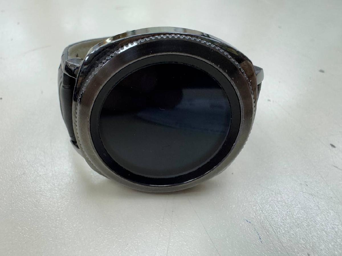 Смарт-часы Samsung Gear Sport