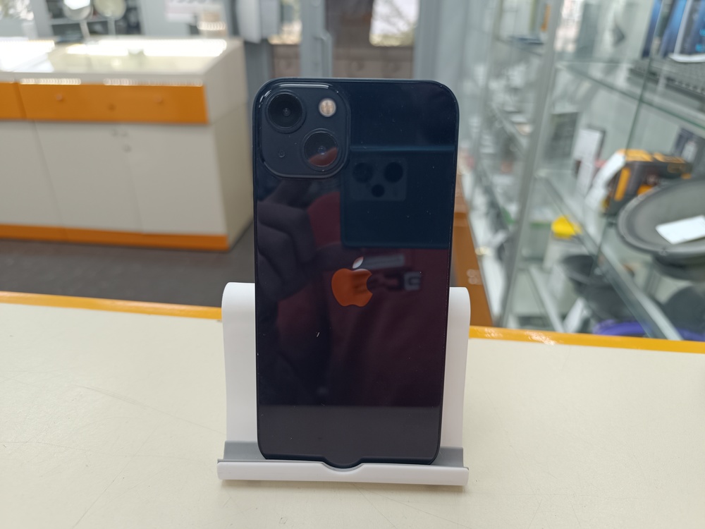 Смартфон Apple iPhone 13 128Gb