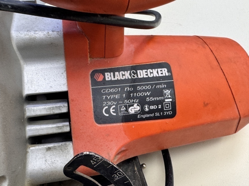 Дисковая пила Black & Decker CD601