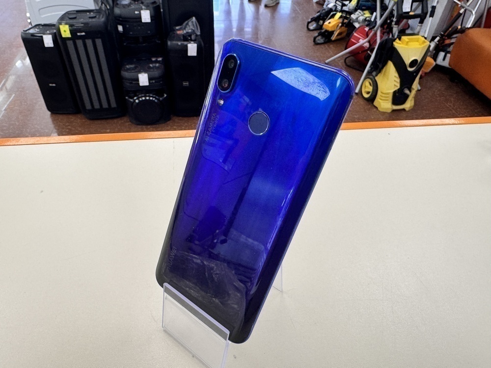 Смартфон Huawei Nova 3 4/28