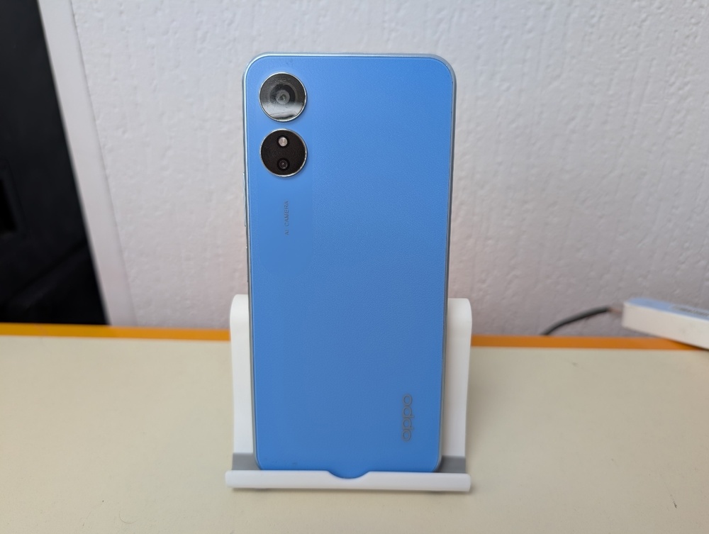 Смартфон Oppo A17