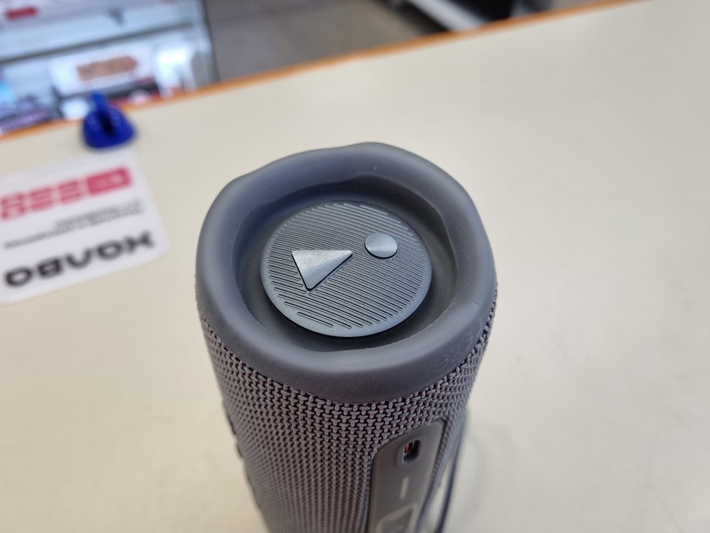Портативная акустика JBL Flip 6;
