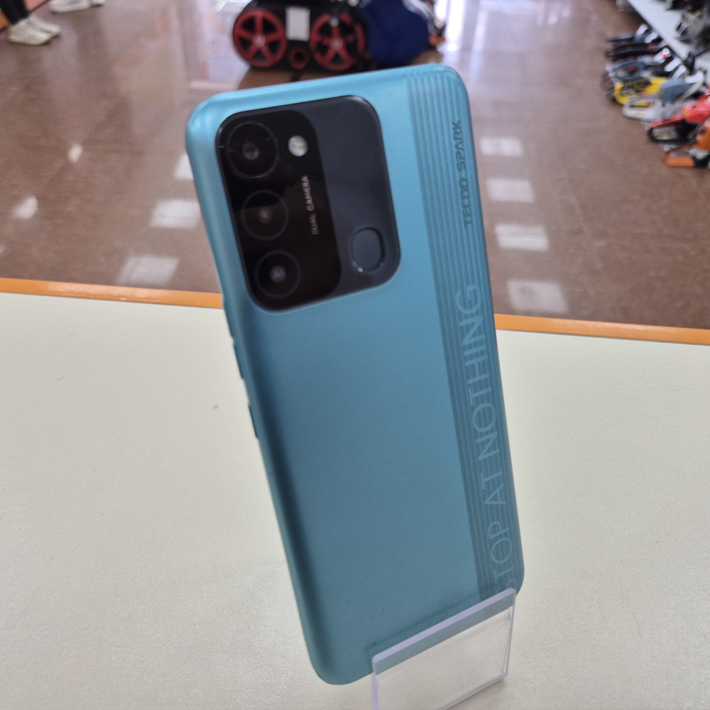Смартфон Tecno Spark 8C 4/64