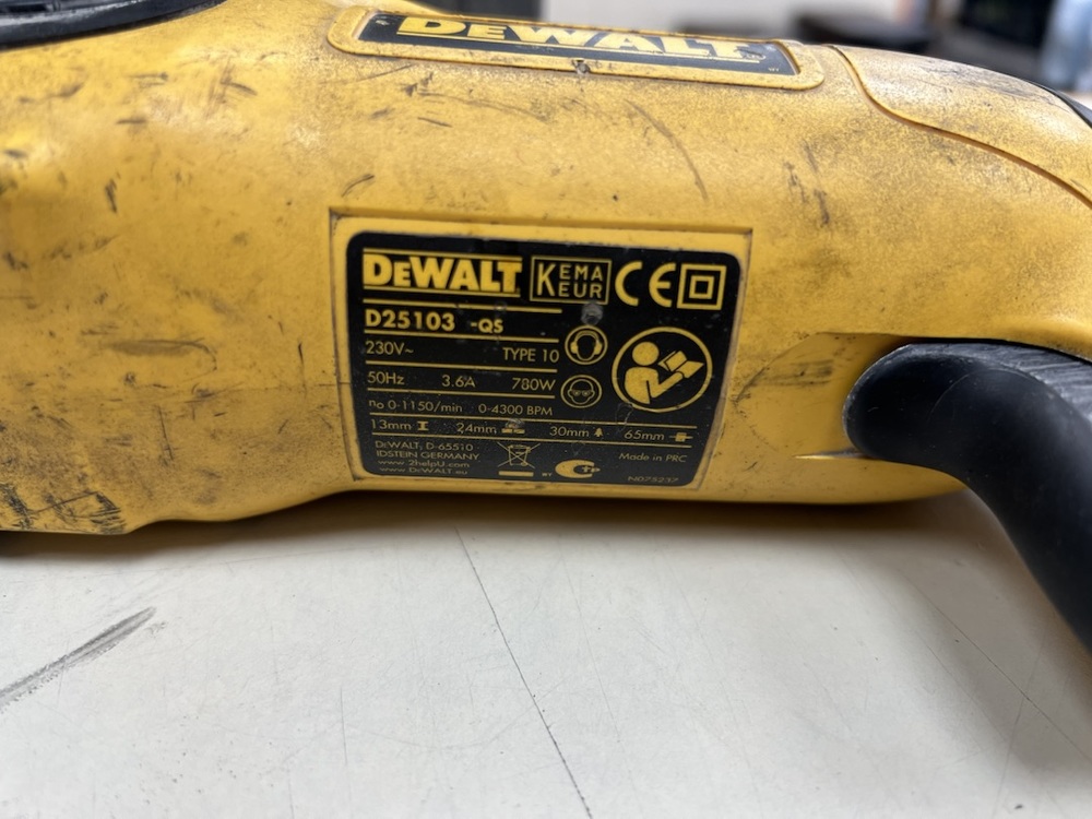 Перфоратор Dewalt D25103