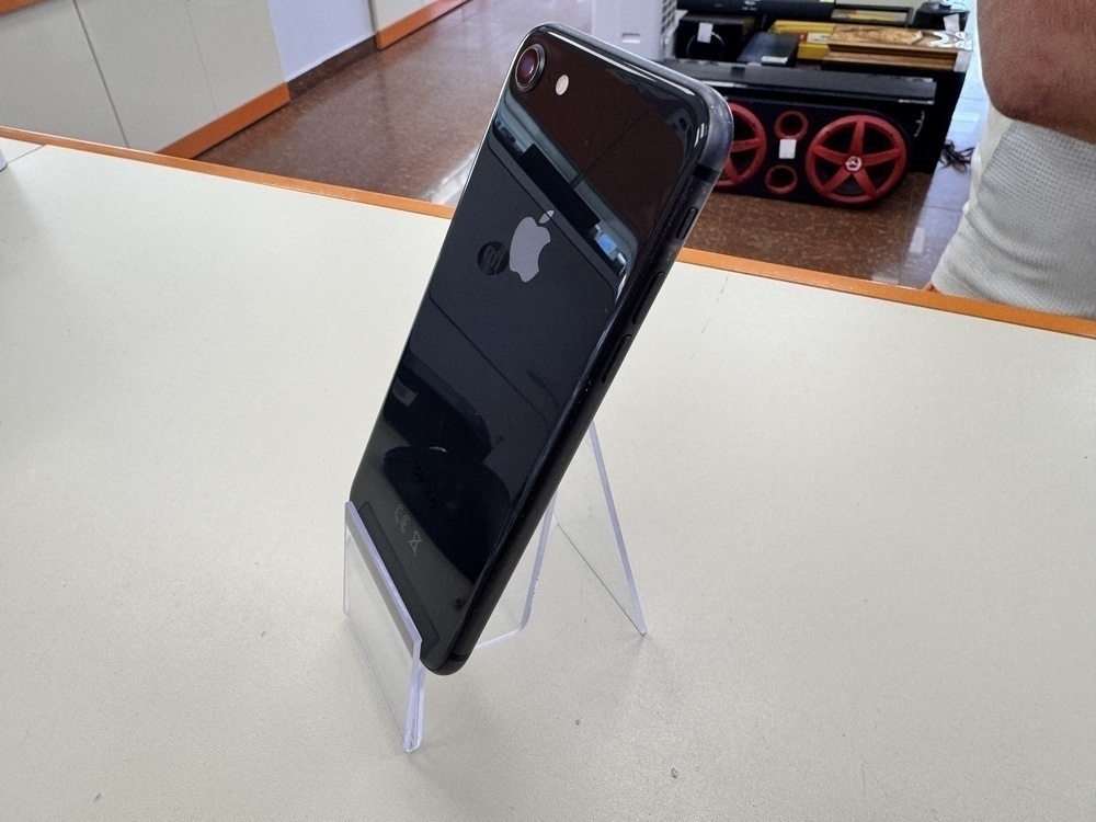 Смартфон Apple iPhone 8 64Gb