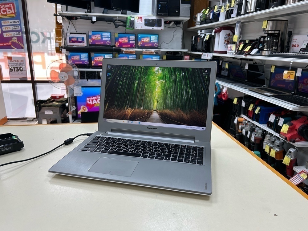 Ноутбук Lenovo; Core i5-4200M, GeForce GT 740M, 4 Гб, Нет, 120 Гб