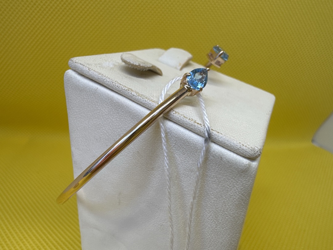 БЖКИ585 БРАСЛЕТ ЖЕСТКИЙ С КАМНЯМИ (Au 585)