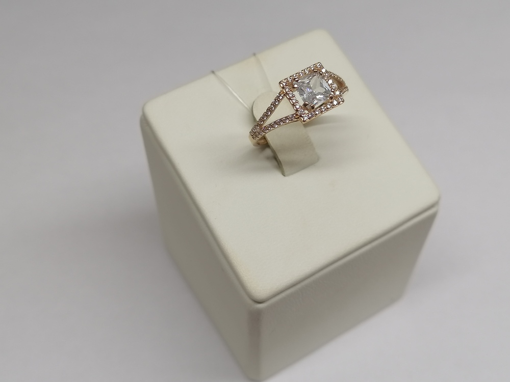 КОЛЬЦО С КАМНЯМИ (Au 585)