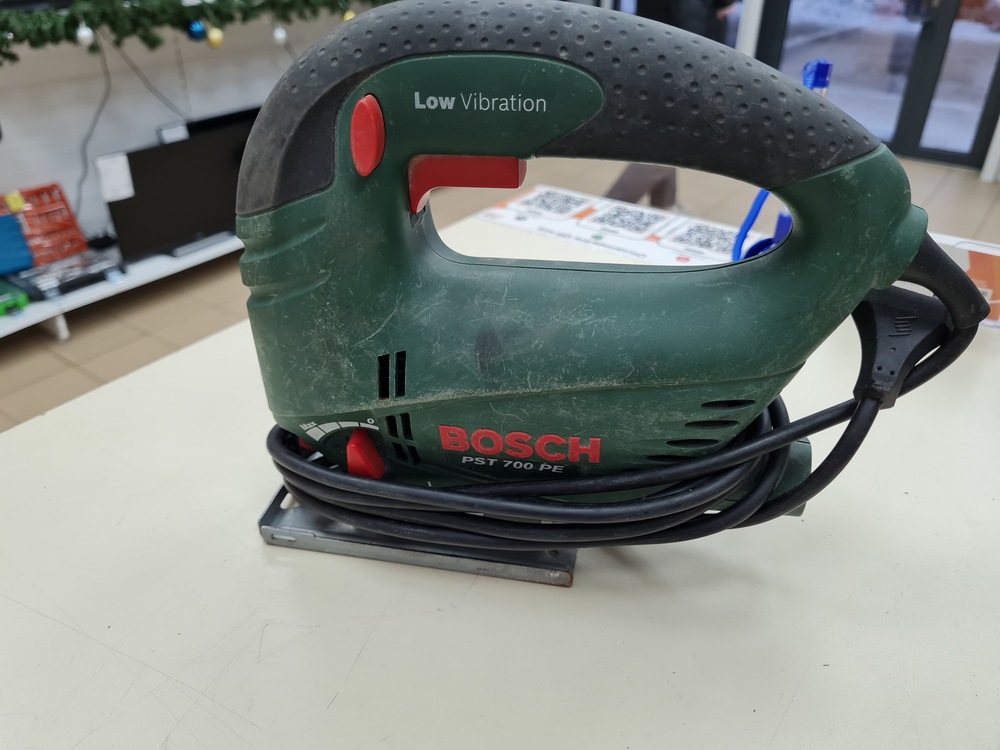 Лобзик Bosch PST 700 E