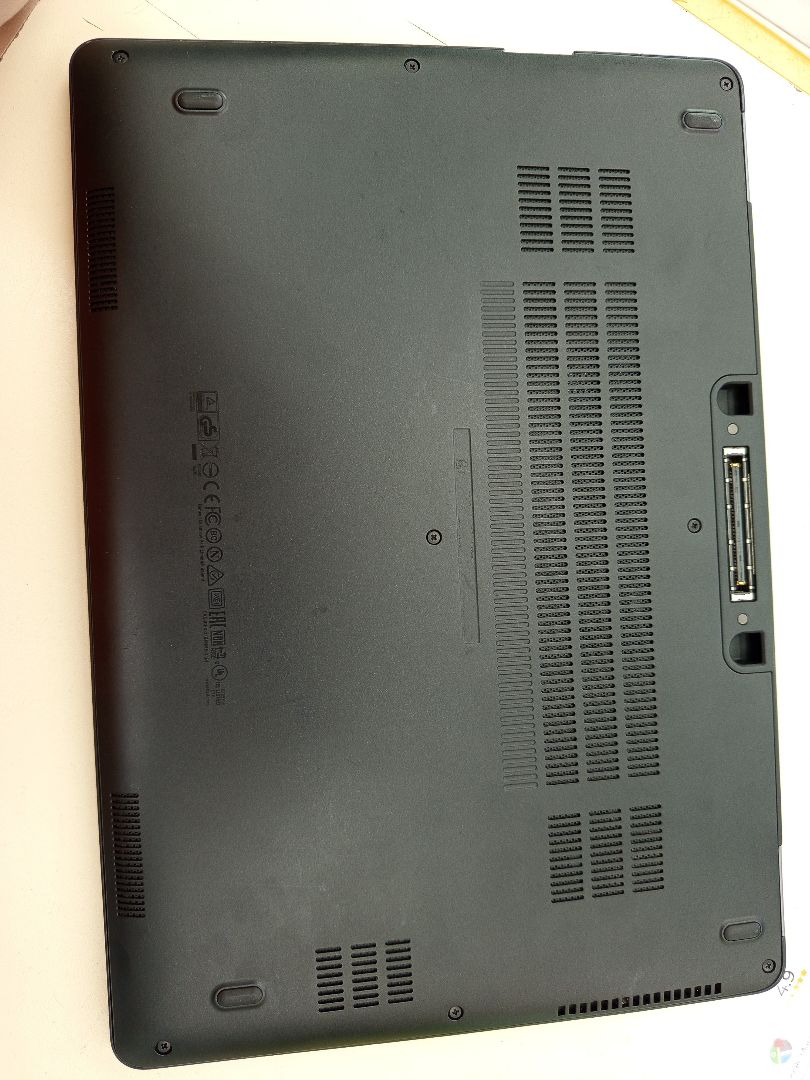 Ноутбук DELL; Core i7-6600U, Intel HD Graphics 520, 8 Гб, 256 Гб, Нет