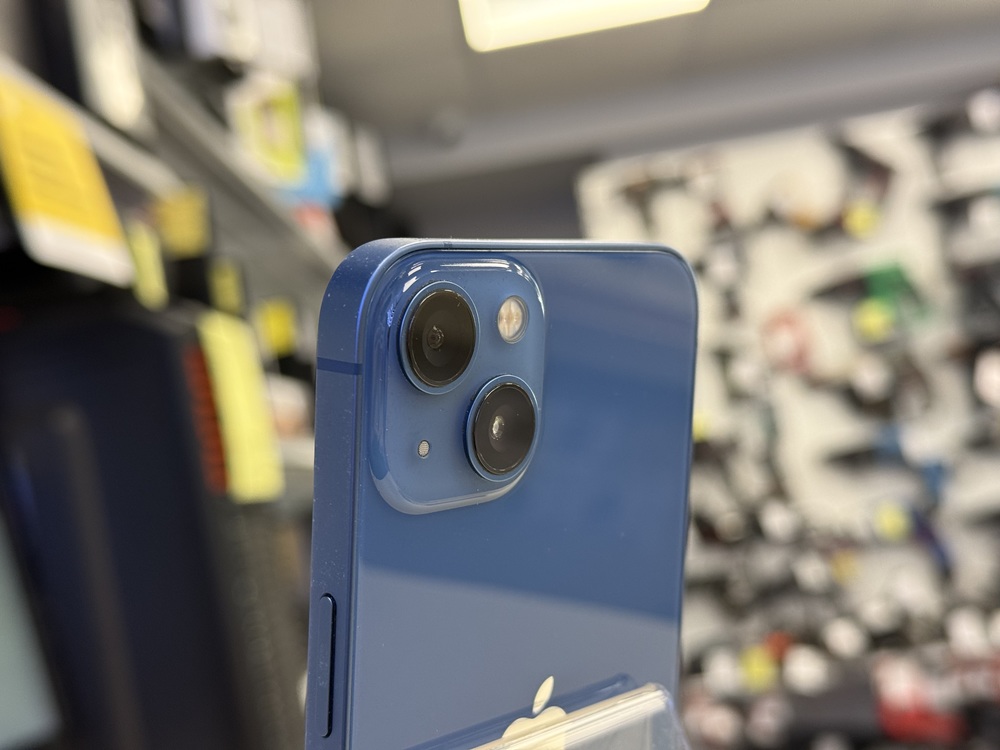 Смартфон Apple iPhone 13 128Gb