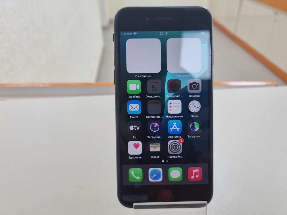 Смартфон Apple iPhone SE 2020 128Gb