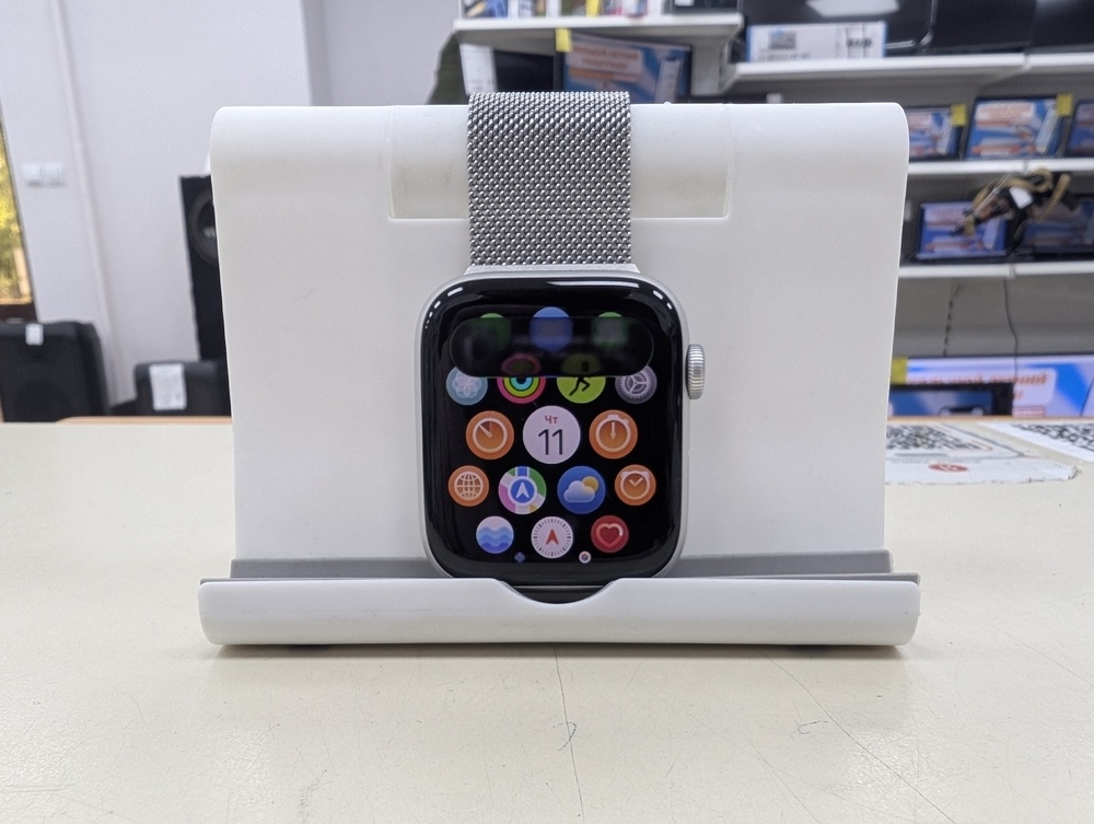Смарт-часы Apple Watch SE 2022 44mm