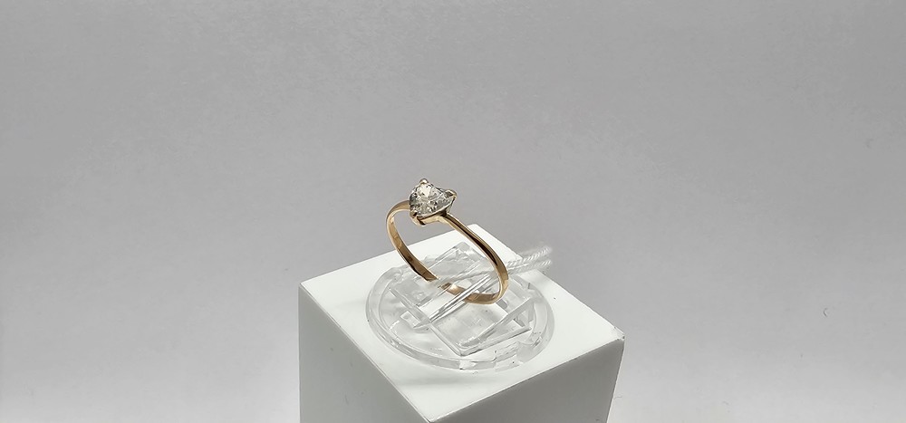 КОЛКМ585 КОЛЬЦО С КАМНЕМ (Au 585)