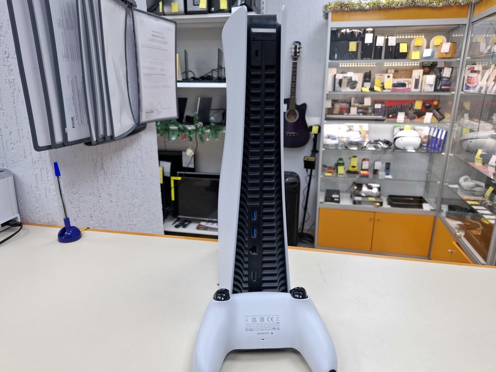 Игровая приставка PlayStation 5 825Gb (С дисководом)