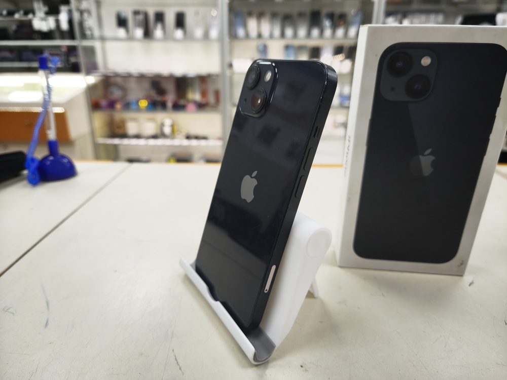 Смартфон Apple iPhone 13 128Gb