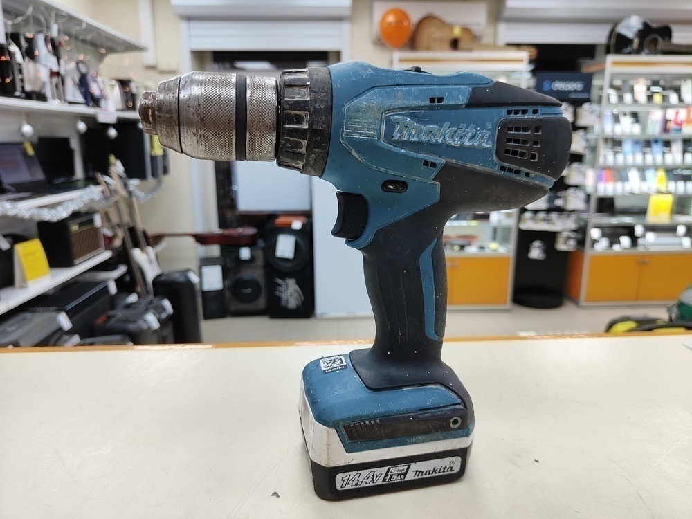 Шуруповерт Makita DF457D