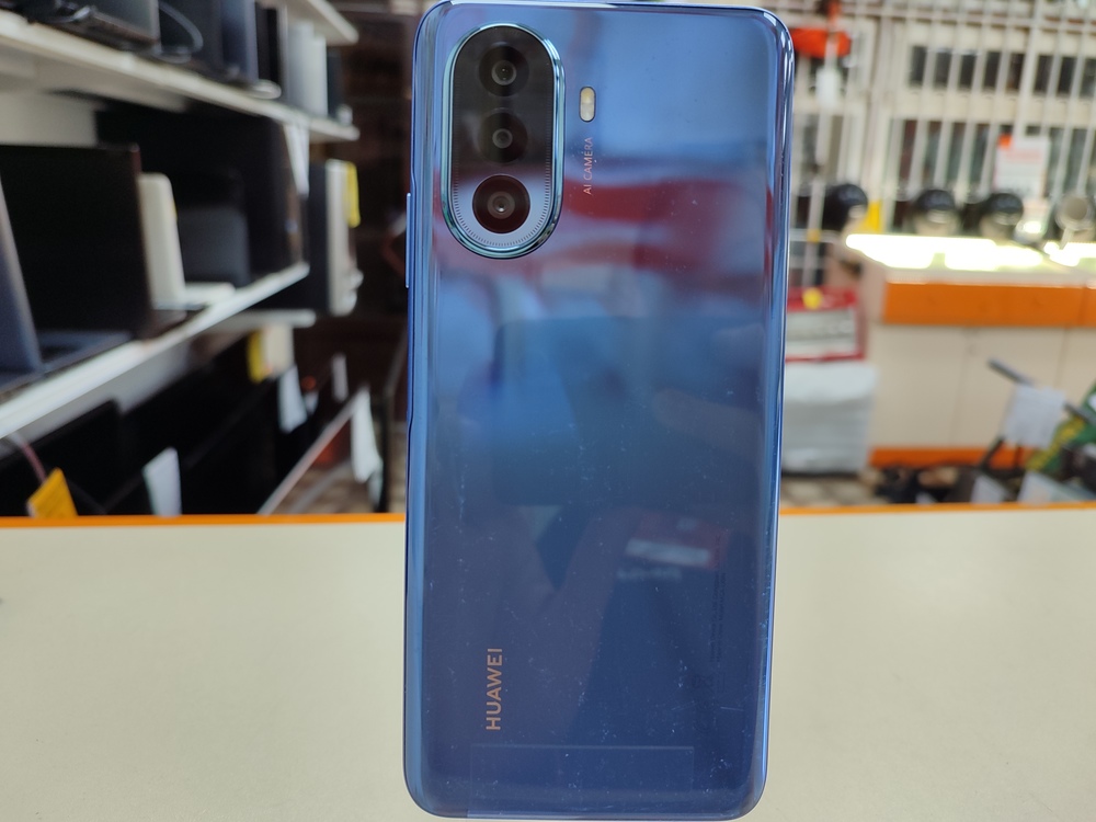 Смартфон Huawei Nova Y70 128