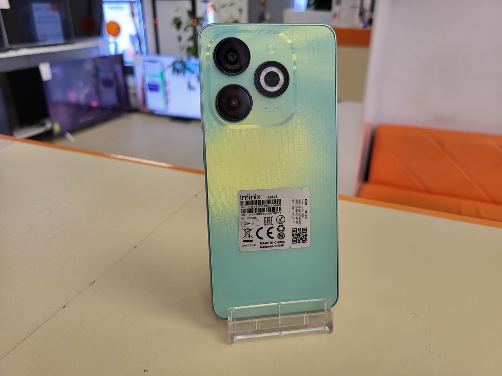 Смартфон Infinix Smart 8 4/128