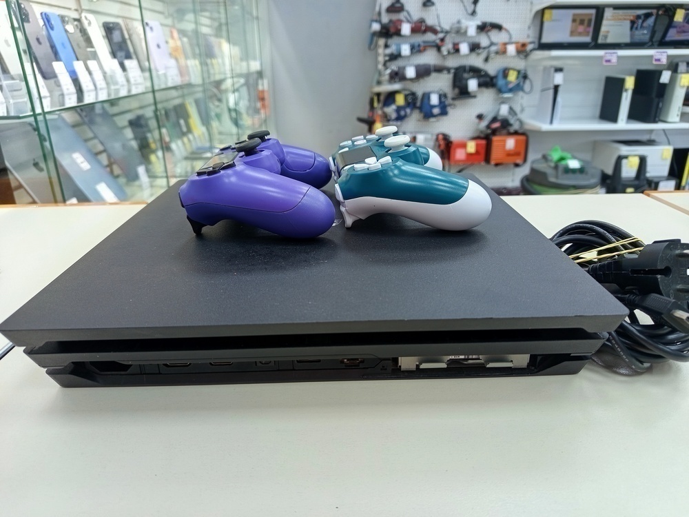 Игровая приставка PlayStation 4 Pro 1Tb