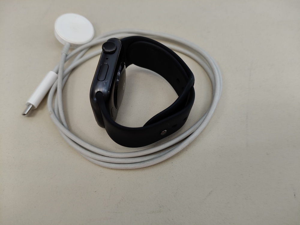 Смарт-часы Apple Watch SE 44mm