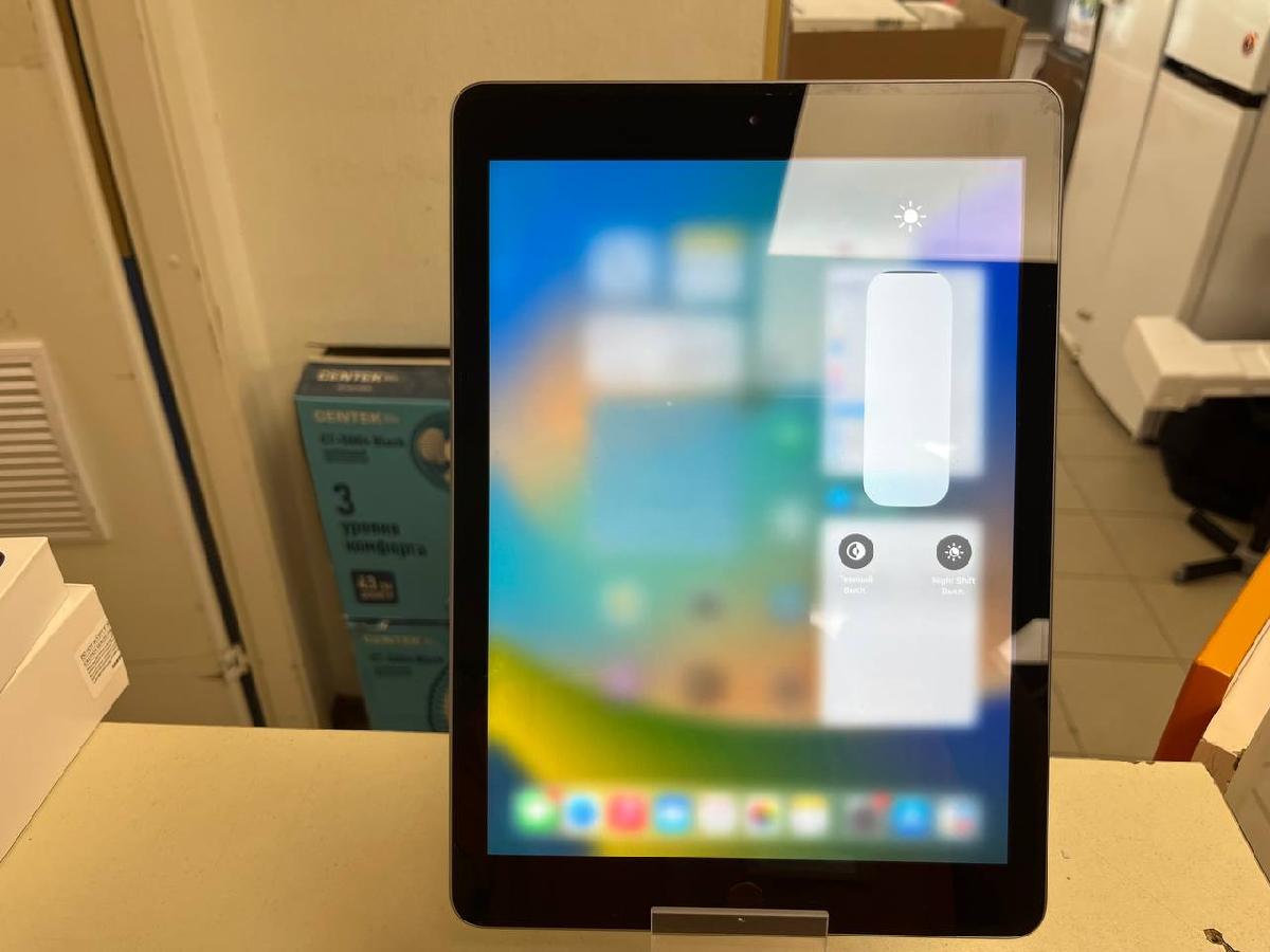 Планшет iPad 5 2017 Wi-Fi 32GB